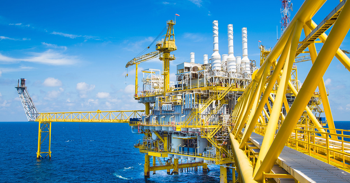 oil rig in the middle of the ocean